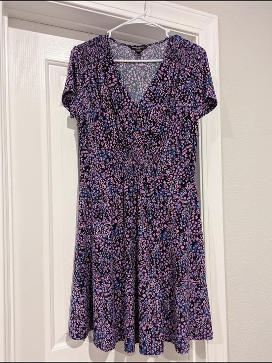 Maggy London Dresses & Skirts - Maggy London Lavender and Blue Floral V-Neck Midi Dress